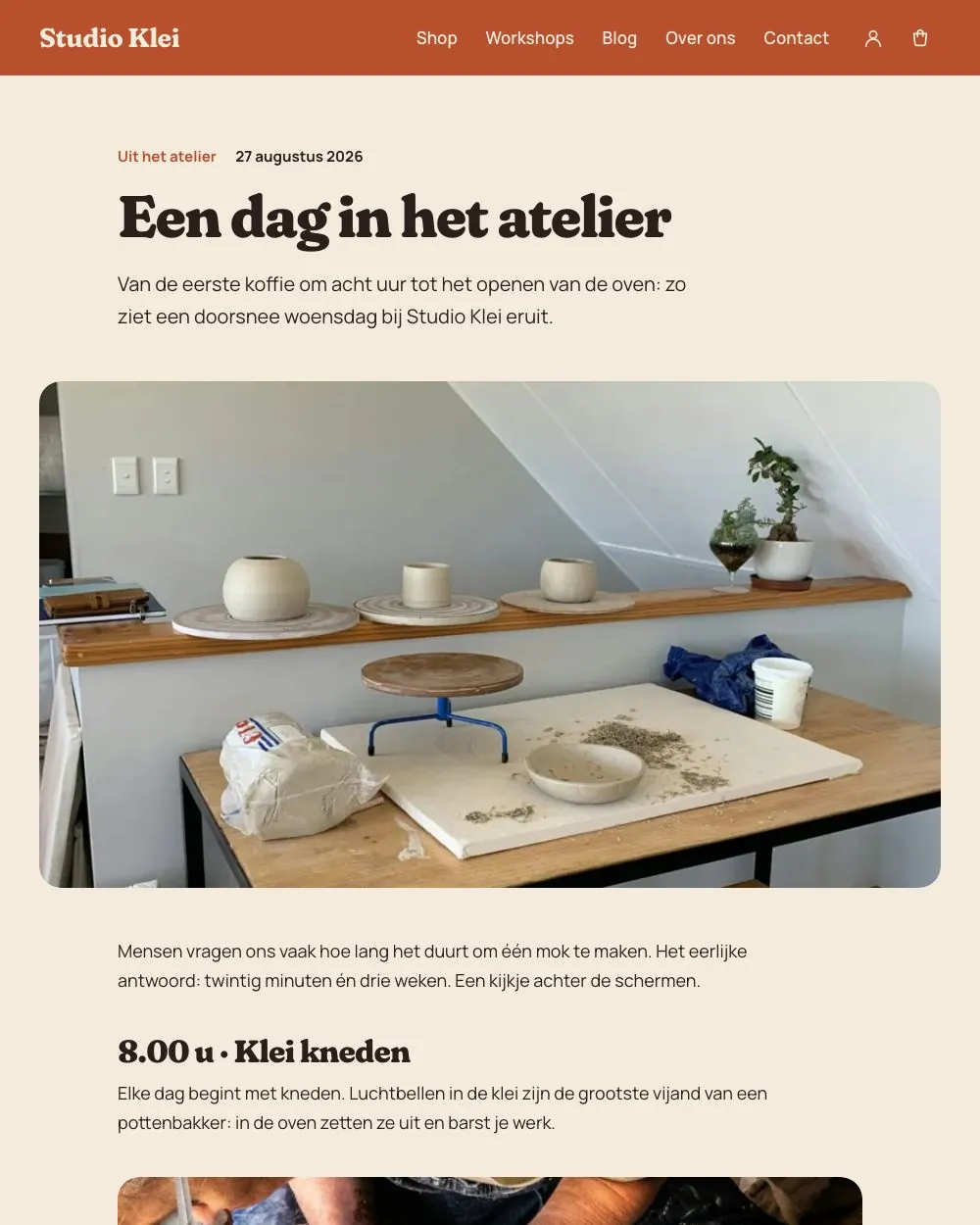 De pagina ’Een dag in het atelier’ van Studio Klei